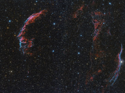 Les dentelles du cygne et le triangle de Pickering. Pano de (35x300sec)x2, dark flat offset