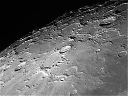 Lune avec une PL1-m (webcam).