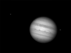 Jupiter réalisé avec une PL1-m et un filtre L(webcam).