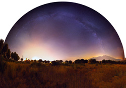 Harche de la Voie Lactée au dessus de Montalba Le Chateau, Aout 2015.